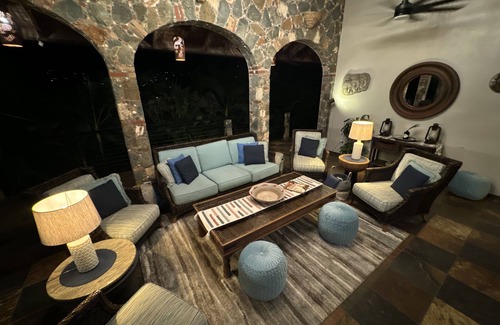 Great Cruz Bay Villa | ¡Relajación definitiva, retiro de parejas, vistas impresionantes!