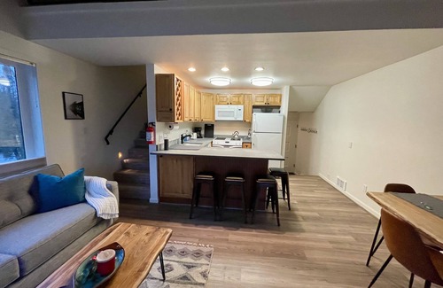 Sandpoint Casa | Updated Condo on Lake Pend Oreille w/Boat Slip in Downtown Sandpoint