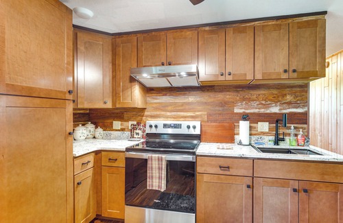 Conover Cabina | Updated Conover Cabin w/ Nearby Boating Access!