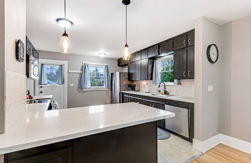 North End Casa | Updated Craftsman with spacious backyard, high-speed WiFi, & great location