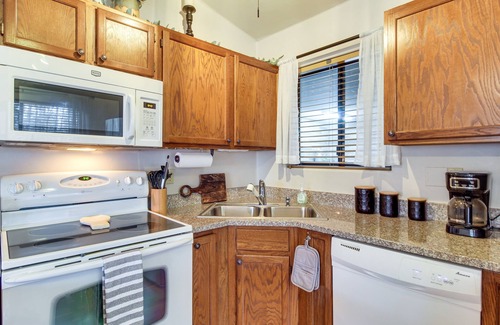Pinetop Cabaña | Updated Deck & Fireside Table: Pinetop Cottage