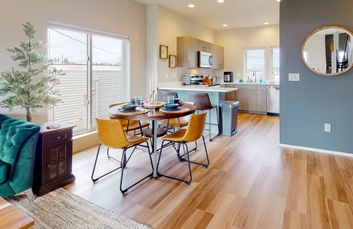 Anacortes Casa | Updated dog-friendly downtown home with balcony, W/D, partial AC, streaming