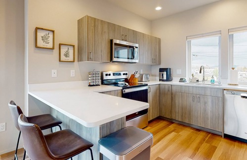 Anacortes Casa | Updated dog-friendly downtown home with balcony, W/D, partial AC, streaming