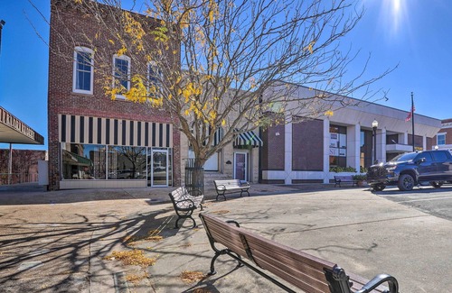 West Plains Casa | Updated Dtwn West Plains Home: Walk to MSU!