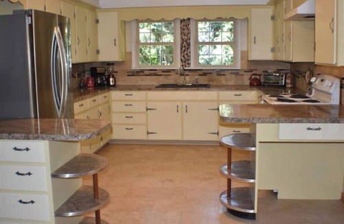 West Stayton Otro | Updated farmhouse on 5 acres near salem oregon