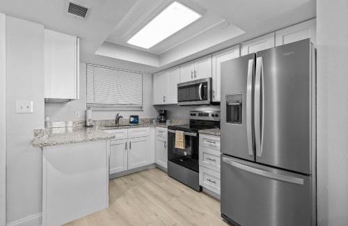 New Smyrna Beach Casa | Updated Ground Floor OceanFront Condo, Walk to Flagler Ave