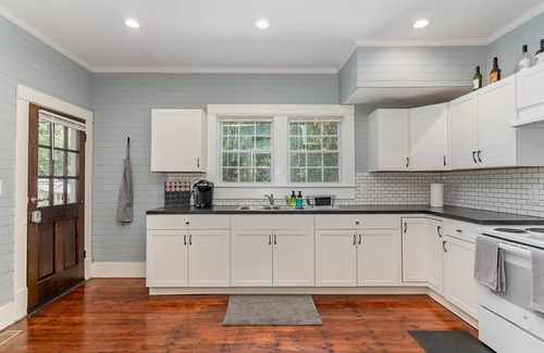 Sanford Casa | Updated historic 3b1.5b house minutes from old downtown w/ deck & work space