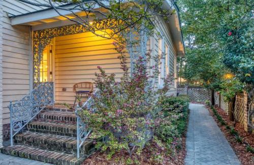 Hitch Village - Fred Wessels Homes Villa | Updated Historic Villa 3 BR suites Walk Everywhere