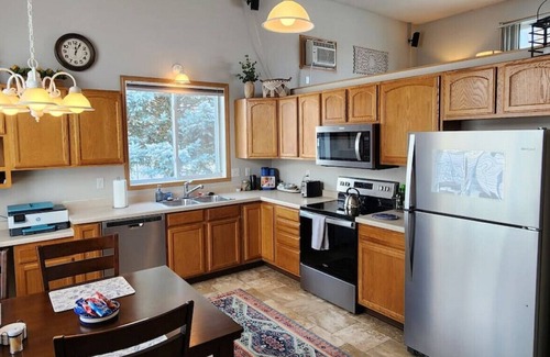 Moorhead Casa | Updated home - great yard!