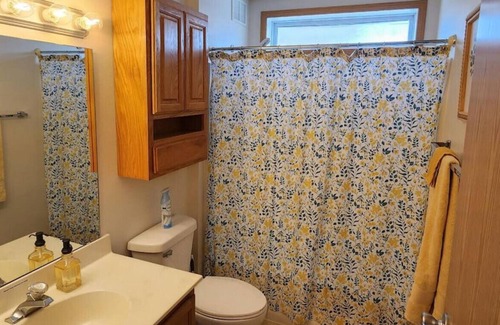 Moorhead Casa | Updated home - great yard!