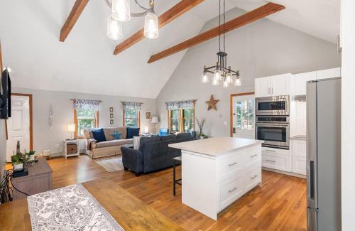 North Eastham Casa | Updated Home on Bayside of Eastham!