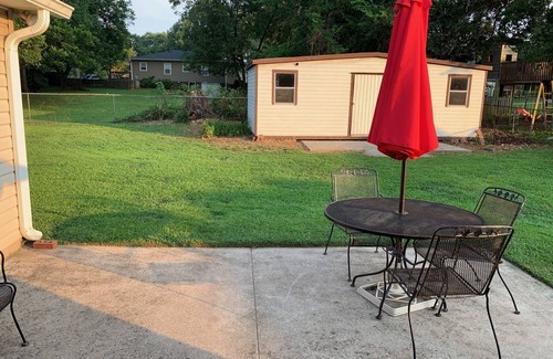 Mauldin Casa | Updated home with fenced yard, dog friendly, 15 min to downtown Greenville!