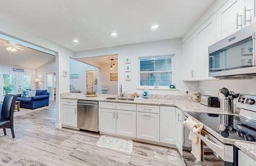 Vilano Beach Casa | Updated home with great outdoor space - close to the beach
