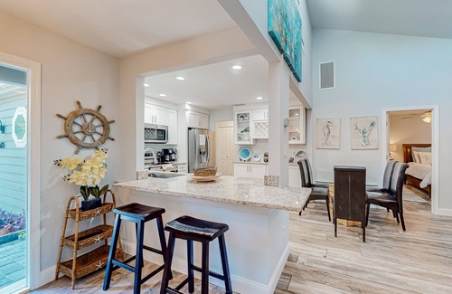 Vilano Beach Casa | Updated home with great outdoor space - close to the beach