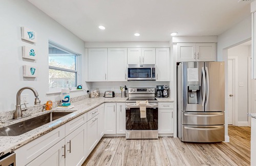 Vilano Beach Casa | Updated home with great outdoor space - close to the beach