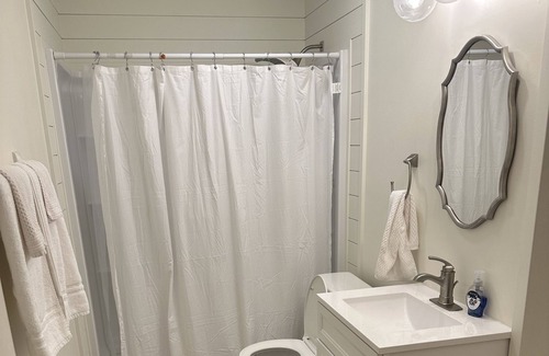 Fairhope Cabaña | Updated home with water access and boat lift.