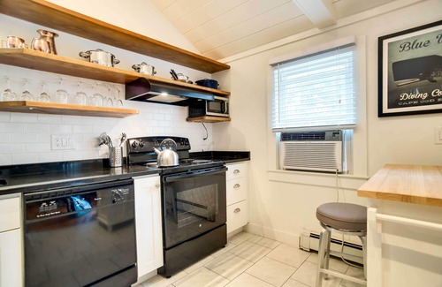 Hyannis Cabaña | Updated Hyannis Home < 2 Mi to Beach & Golf!