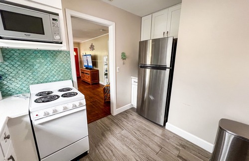 Treasure Island Cabaña | Updated Key West Style Cottage.