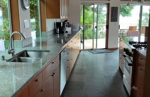 Rollingbay Casa | Bainbridge Island Beach House - Agate Pass Waterfront