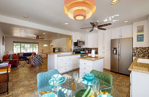 Racquet Club South Casa | Updated mid-century gem with private pool, spa, gas grill, and free WiFi
