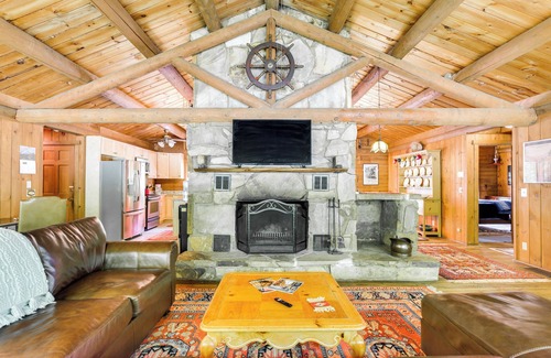 Jasper Apartamento | Updated Mtn Cabin on 20 Acres w/ Large Waterfall