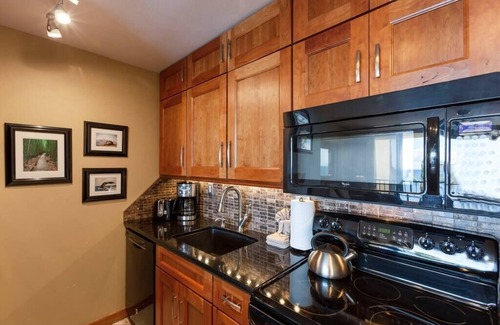 Kihei Apartamento | Updated oceanfront gem @ Sugar Beach Resort, Central AC, NO Booking fees!