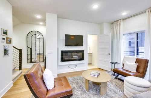 Downtown Omaha Casa | Updated Omaha Vacation Rental Less Than 2 Mi to Downtown!