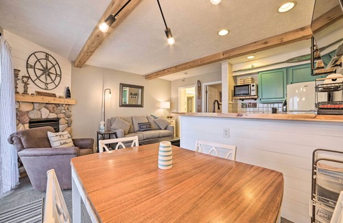 Onekama Condominio | Updated Onekama Resort Condo on Portage Lake!