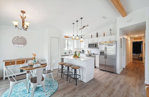 Silver Sands Casa | Updated Panama City Home w/ Deck - Walk to Beach!
