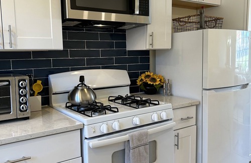 Westside Casa | Updated, Peaceful Location: Bike/Drive to Beach, Elings Park, Earl Warren