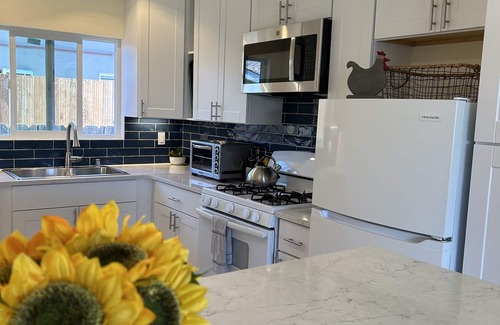 Westside Casa | Updated, Peaceful Location: Bike/Drive to Beach, Elings Park, Earl Warren