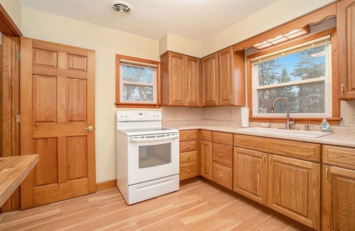 Manistee Casa | Updated Pet-Friendly Ranch near Downtown