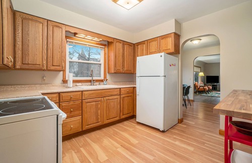 Manistee Casa | Updated Pet-Friendly Ranch near Downtown