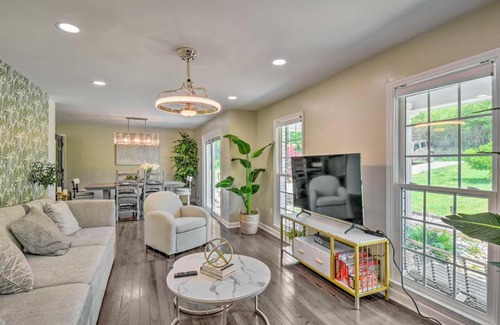 Gainesville Casa | Updated Retreat in Gainesville with Lake View!