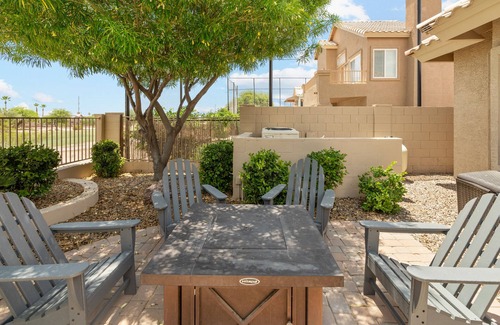 Foothills Casa | Impresionante 4 habitaciones y 3 baños con vista al campo de golf Foothills y South Mountain