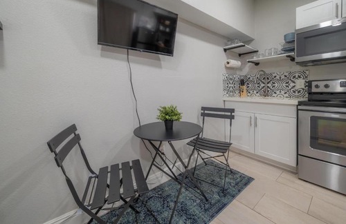 St. Petersburg - Clearwater Apartamento | Updated St Pete Studio