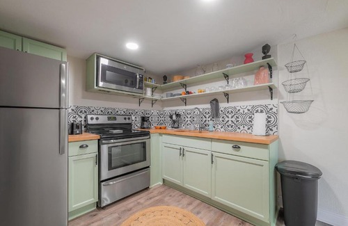 St. Petersburg - Clearwater Apartamento | Updated St Pete Apartment at The Urban Standard 1