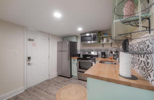 St. Petersburg - Clearwater Apartamento | Updated St Pete Apartment at The Urban Standard 1