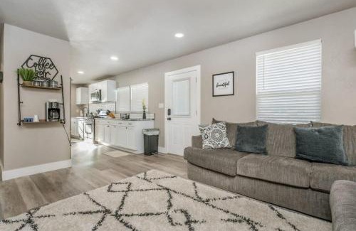 Amarillo Casa | Updated stay Cozy with Hot Tub (2023 Model)