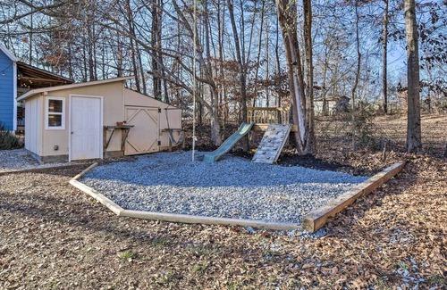 Taylors Casa | Updated Taylors Home ~ 10 Mi to Greenville!