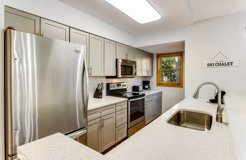 Baldy Mountain Casa | Updated Three-Story Home with Fast WiFi, Fireplace, & Ski Resort Views