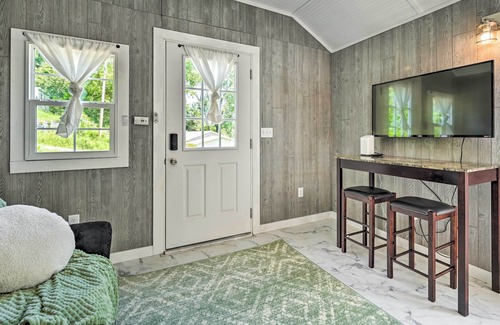 Berryville Apartamento | Updated Tiny Home < 1 Mi to Berkeley Springs