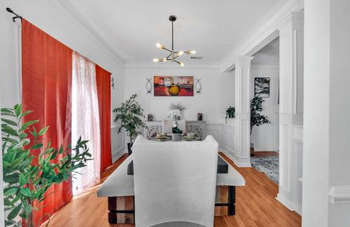 Prosperity Church Road Casa | Updated University Area Home with Hot Tub Near Charlotte Your Perfect Retreat