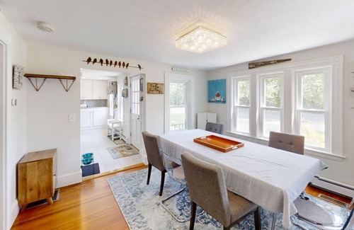Dennis Casa | Updated Victorian cottage centrally located, near beaches, village and playground