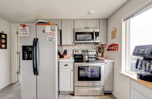 South Bend Casa | Updated Waterfront Cottage w/Bay Views