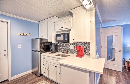 Williamstown Apartamento | Updated Williamstown Apartment with Kitchen!