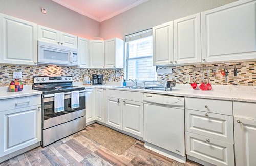 Ybor City Apartamento | Updated Ybor City Duplex about half Mi to Seventh Ave!