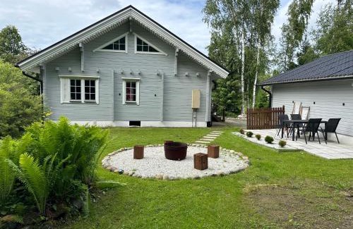 Kvevlax Apartamento | Upea villa lähellä rantaa poreallas & SUP-laudat