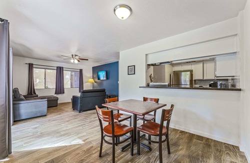Casa Grande Condominio | Upgraded 2bd Modern Casa Grande apartment