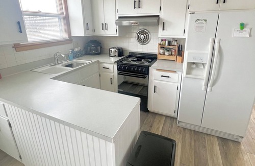 Cudahy Casa | UPGRADED 4BR Home in Milwaukee - Near airport and downtown